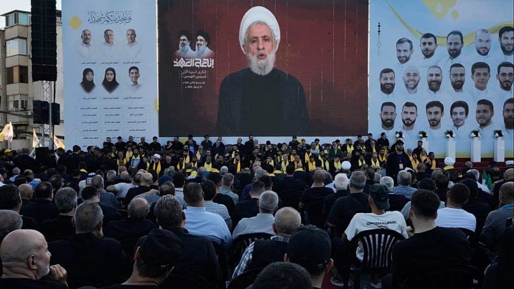 حزب الله يؤكّد حقّه في الرد على اغتيال الطبطبائي.. وإسرائيل تتوعّد بـ “ردّ أشدّ”