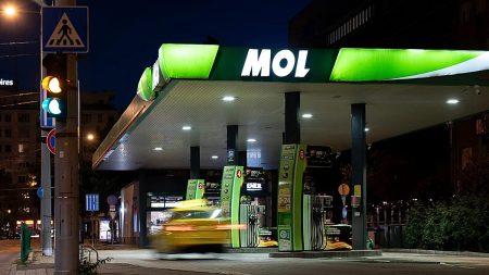 أوربان في البيت الأبيض.. ترامب ينظر في طلب المجر إعفاءها من العقوبات على الطاقة الروسية