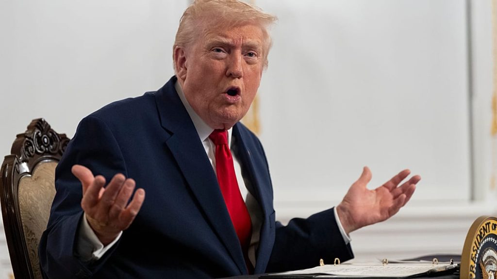 مكالمة “مفاجِئة” بين ترامب ومادورو.. هل يلتقي الزعيمان قريبًا؟