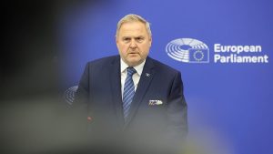 عضو في البرلمان الأوروبي لـ”يورونيوز”: الأميركيون يصدقون كل ما يقوله بوتين