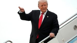 ترامب: “بي بي سي اعترفت بالغش وسأقاضيها بتعويض يصل إلى 5 مليارات دولار