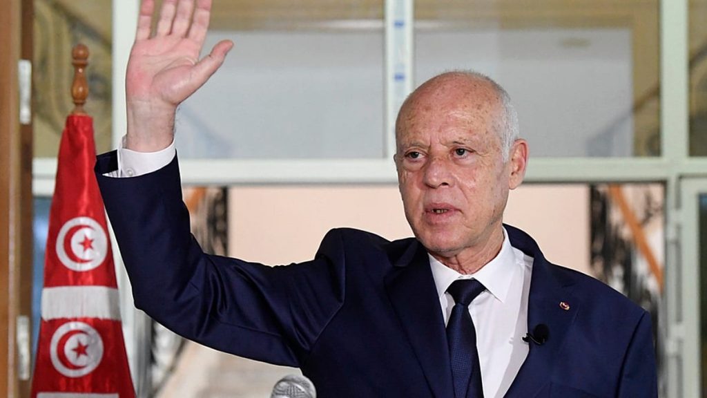 لو فيغارو: اتفاقية سرية تمنح الجزائر نفوذًا داخل تونس وتضعف خطاب سعيّد القومي