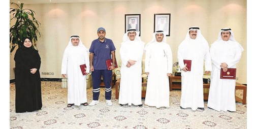 محافظ الجهراء استقبل فريق «صيانة الطرق والشبكات»