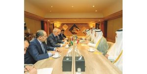 وزير الإعلام بحث مع وزير السياحة الأردني التعاون في المجالين السياحي والثقافي