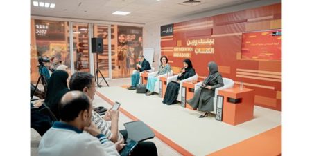 روائيون ونقاد في «الشارقة الدولي للكتاب» 2025: الرواية مساحة بحث عن المعنى الإنساني في زمن الرقمنة والذكاء الصناعي