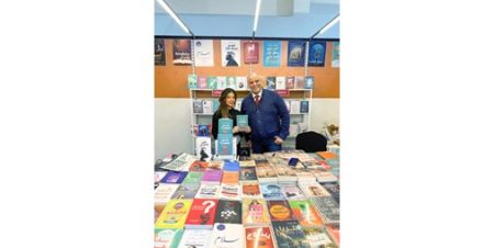 «أنت مين فيهم؟!».. أحمد شوقي يشرح الشيزوفرينيا الاجتماعية ويوثّق صراع الهوية