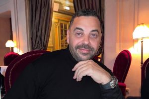 طارق العريان يكشف لـ«عكاظ» مفاجآت «ولاد رزق 4» وتعاون مرتقب مع عمرو دياب