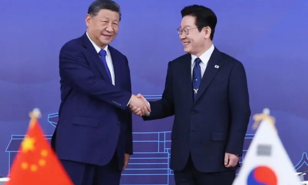 “دبلوماسية الهاتف: تحليل الرسائل السياسية الخفية”