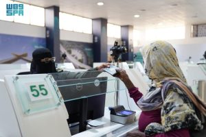 جوازات ميناء جدة تواصل خدماتها لضيوف الرحمن