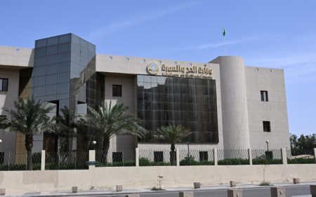 «الحج والعمرة»: إطلاق «العمرة المباشرة» دون الارتباط بمكاتب خارجية