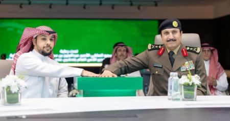 الفريق البسامي يدشّن خدمات محفظة لوحات المركبات الرقمية عبر منصة أبشر