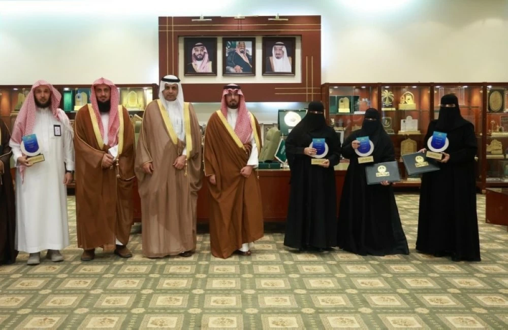 محافظ الخرج يُكرّم المدارس الحاصلة على جوائز التميّز – أخبار السعودية