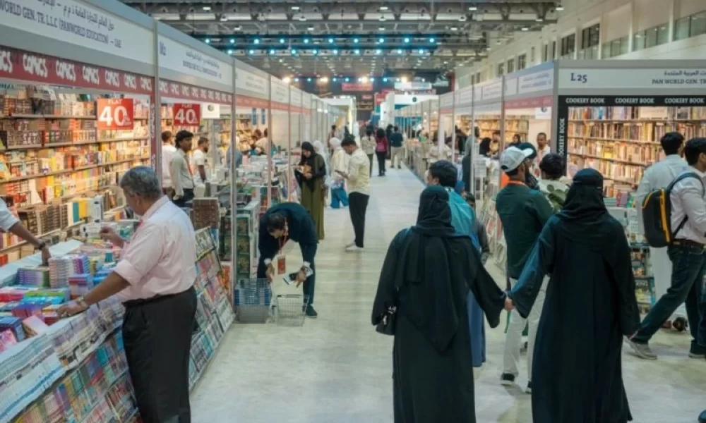 الكتاب الجديد: بين إبداع الإنسان وذكاء الآلة