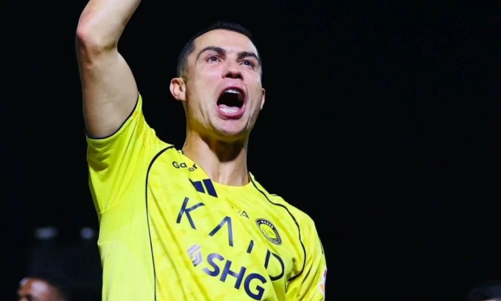 النصر يحافظ على صدارة الدوري: تفاصيل وأحداث المباراة