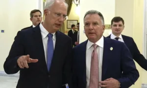 واشنطن وموسكو تخططان لإنهاء حرب أوكرانيا قريباً