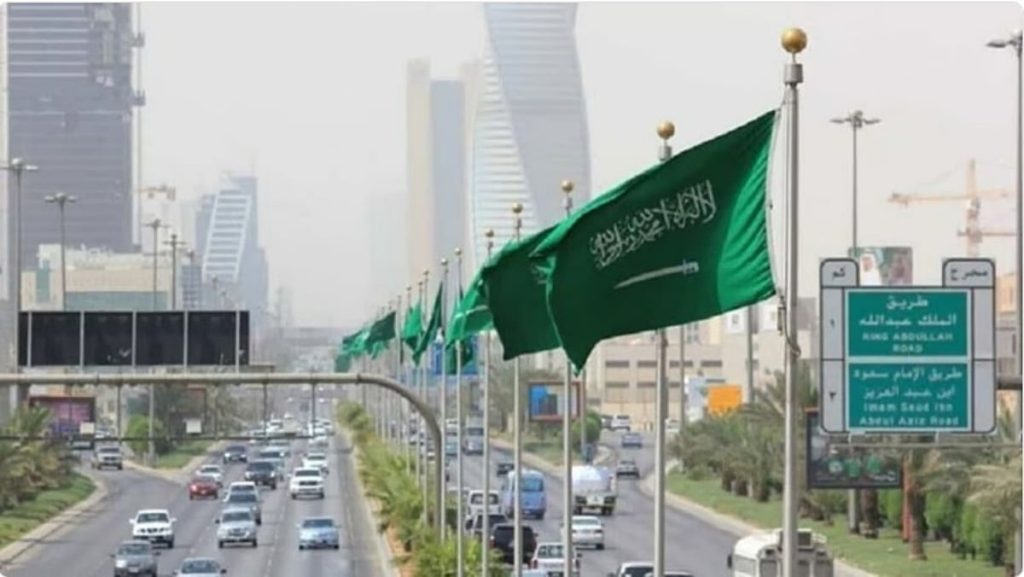 طقس الخميس.. أمطار خفيفة ورياح مثيرة للأتربة والغبار على عدة مناطق