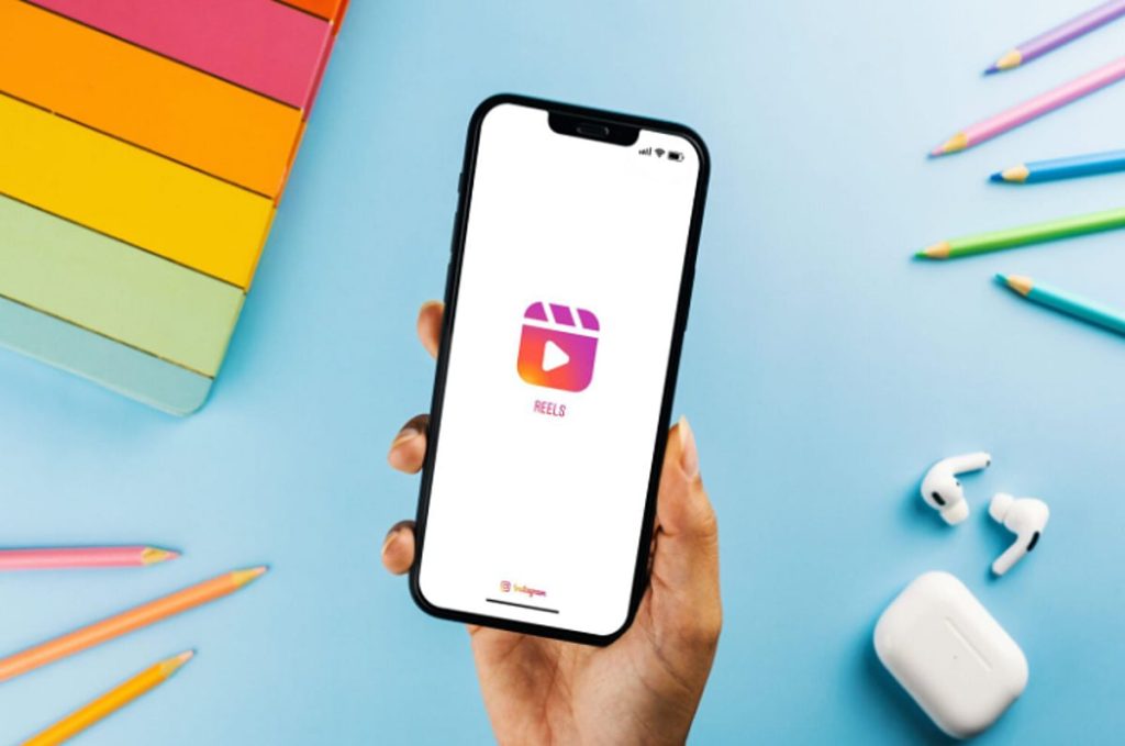 استشاري: مشاهدة محتوى"الريلز" قبل النوم يسبب الأرق