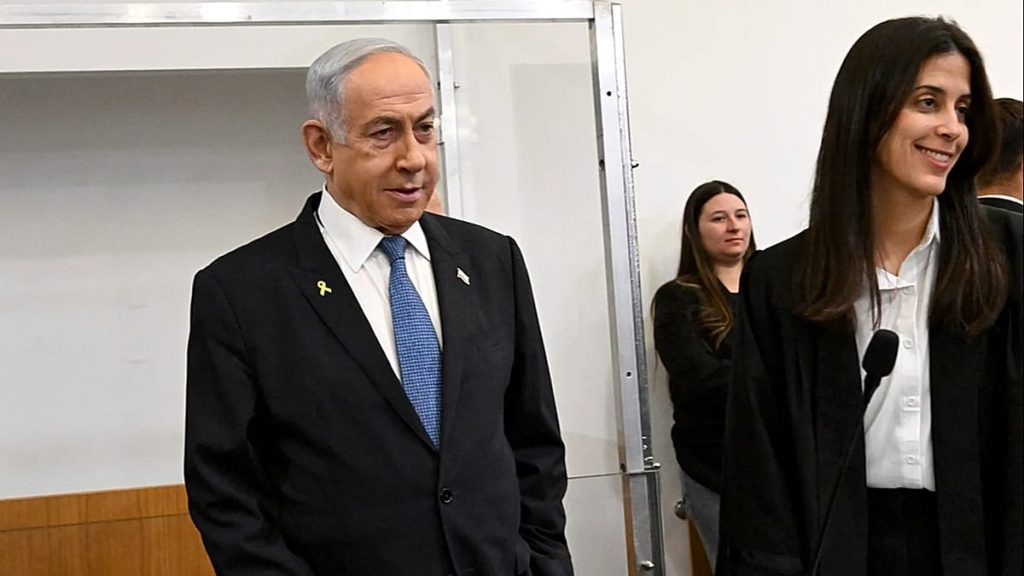 طلب العفو لنتنياهو يفتح “الصندوق الأسود”: من هم القادة الإسرائيليون الذين أُدينوا ودخلوا السجن؟