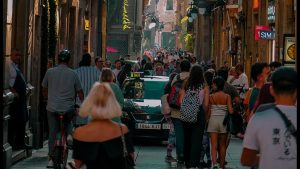 فرضت شركة Airbnb غرامة قدرها 65 مليون يورو مع تشديد إسبانيا لقواعد الإيجار