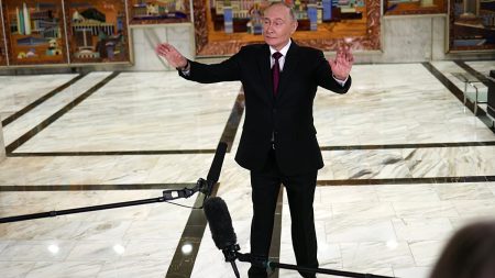 أوكرانيا تؤكد سعيها لـ”سلام حقيقي” مع روسيا وبوتين يُعلن شروطه لإنهاء الحرب