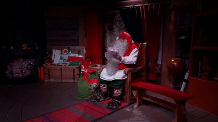 فيديو. بابا نويل يستعد في لابلاند لتسليم الهدايا حول العالم