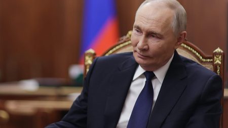 بوتين يشيد بلقاء مبعوثَي واشنطن.. والمباحثات تنتقل إلى ميامي مع المفاوض الأوكراني