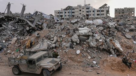 تصعيد إسرائيلي في غزة والكشف عن تفاصيل استهداف رائد سعد وسط تصاعد الاحتجاجات ضد نتنياهو