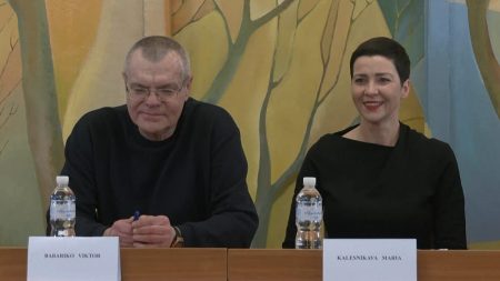 “استيقظت فوجدت ضلعي مكسورًا”.. عشرات المعارضين خارج السجون البيلاروسية وشهادات عن التعذيب