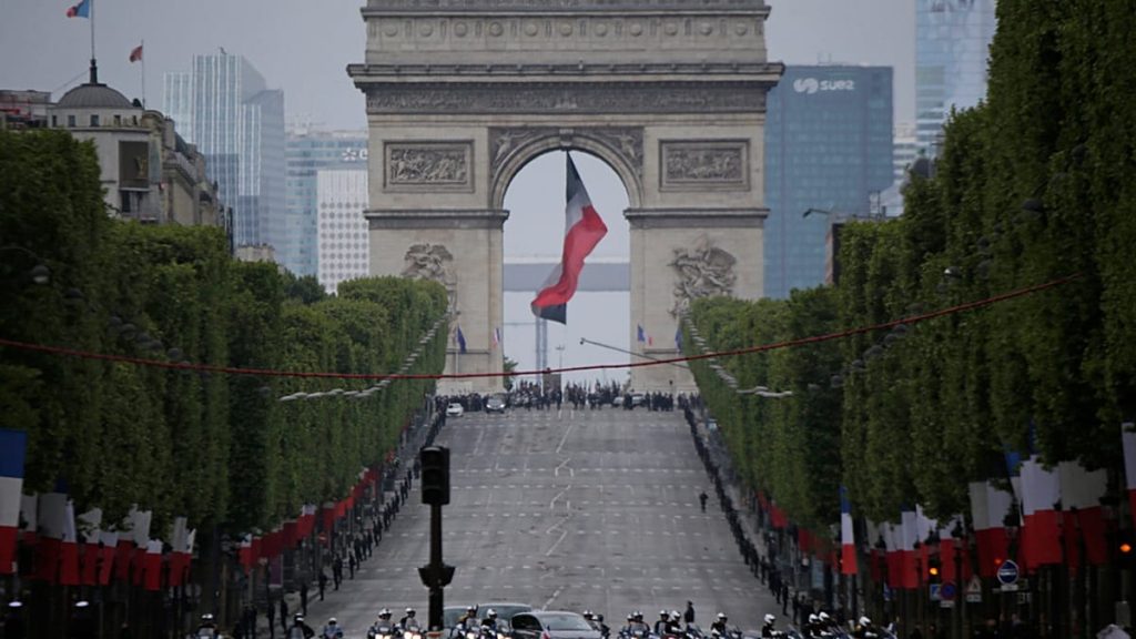 تقرير فرنسي يثير الجدل.. واحد من كل ثلاثة مسلمين يتعرض للتمييز الديني في البلاد