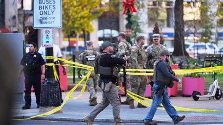 من سرير المستشفى… الأفغاني المتهم بإطلاق النار على الحرس الوطني في واشنطن يدفع ببراءته