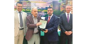 ملتقى المدن المستدامة يمنح عقيل مراد جائزة الابتكار في إدارة النفايات