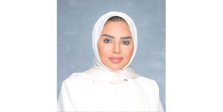 وزيرة الشؤون تدعو موظفي «الأعلى للأسرة» لرفع شهاداتهم العلمية