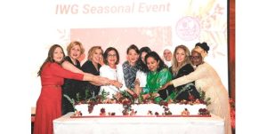 «المرأة الدولية» احتفلت بعيد الميلاد والعام الجديد في أجواء مميزة