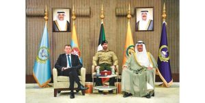 وزير الدفاع بحث مع المبعوث التجاري البريطاني القضايا ذات الاهتمام المشترك