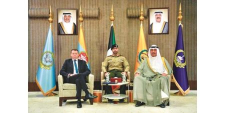 وزير الدفاع بحث مع المبعوث التجاري البريطاني القضايا ذات الاهتمام المشترك