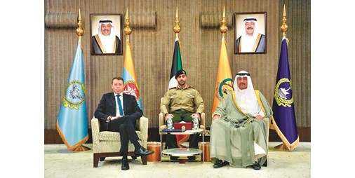 وزير الدفاع بحث مع المبعوث التجاري البريطاني القضايا ذات الاهتمام المشترك