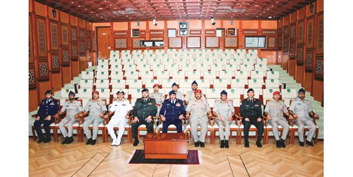 وفد كلية مبارك العبدالله يزور كلية القيادة والأركان العُمانية