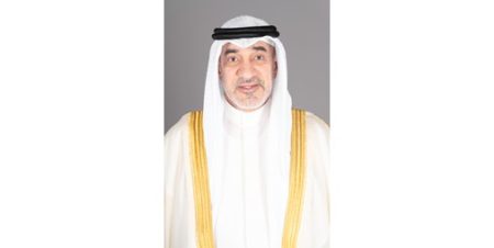 النائب الأول يهنئ وزير الداخلية البحريني بالعيد الوطني لبلاده