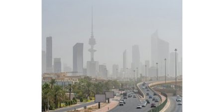 طقس بارد ورياح نشطة مثيرة للغبار وانخفاض للرؤية على بعض المناطق