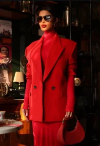 مرمر تتألق بإطلالة مونوكروم حمراء – أخبار السعودية