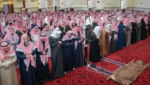 نائب أمير تبوك يؤدي صلاة الميت على الشيخ أحمد الخريصي – أخبار السعودية