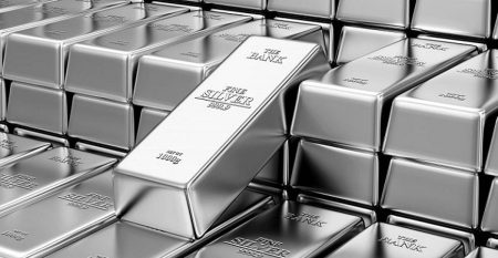 الفضة تتخطّى 60 دولارًا للأوقية لأول مرة في تاريخها وسط شح الإمدادات