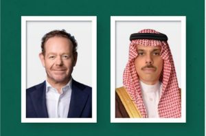 وزير الخارجية يبحث مع نظيره الهولندي آخر التطورات الإقليمية والدولية