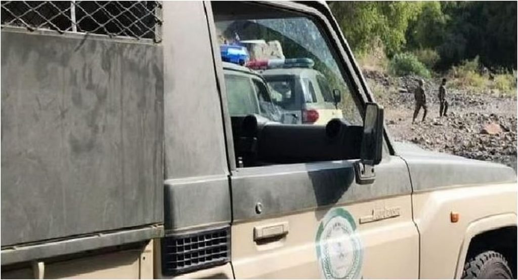 دوريات المجاهدين بحائل تضبط مواطنا بحوزته حطب محلي معروض للبيع