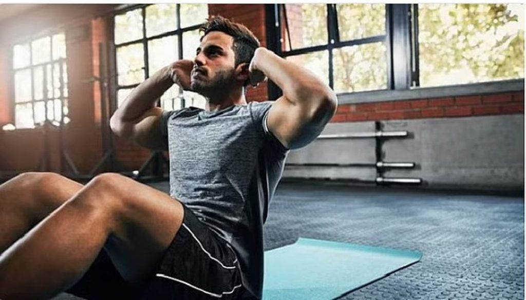 مختص يوضح أخطاء المتدربين في الأندية الرياضية ومخاطرها