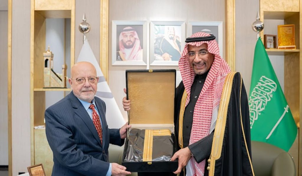 «الخريف» يلتقي وزير الاقتصاد والصناعة السوري ويبحثان تعزيز التعاون بين البلدين