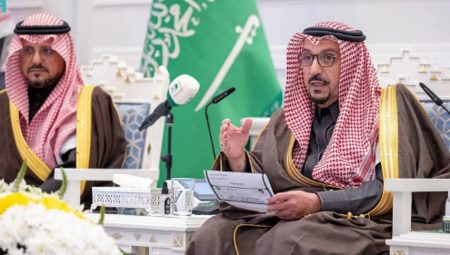 أمير القصيم يطّلع على جهود هيئة التراث بالمنطقة في دعم الحرفيين