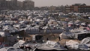 خروقات إسرائيلية لوقف إطلاق النار في غزة.. وترامب يشيد بدور حماس في إعادة رفات الرهائن