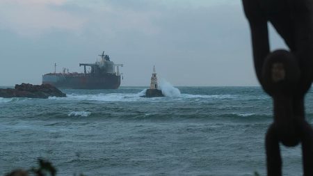 وسط تصاعد الهجمات.. اتهامات روسية لأوكرانيا باستهداف ناقلات نفط في البحر الأسود