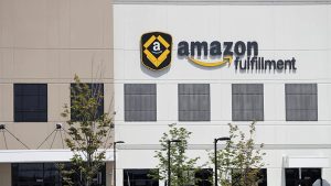 تخفيضات جديدة في أمازون: تسريح 16 ألف موظف والتركيز على خفض البيروقراطية